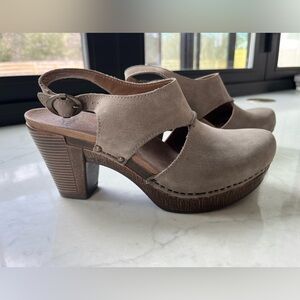 NWOT DANSKO RILEY CUT OUT LEATHER SLINGBACK CLOG Gray Grey sz 38 / 7.5